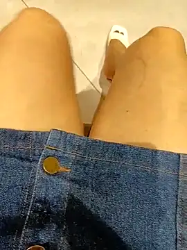 Snapshot of Jessical--Li chatting on 10/30/25, 04:14 Jessical--Li online show from 10/30/25, 04:14