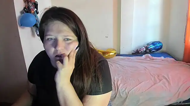 Snapshot of Daphne_girlsex chatting on 09/25/25, 02:21 Daphne girlsex online show from 09/25/25, 02:21