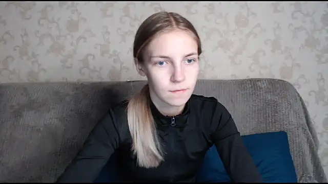 HitGyrl online show from 10/08/25, 01:03