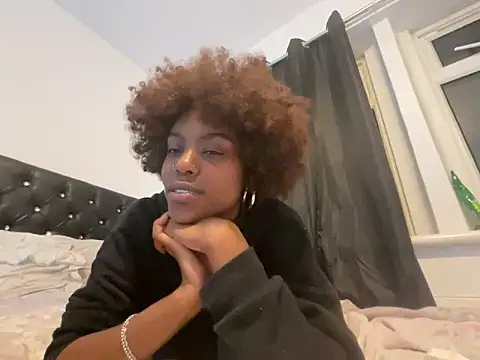 Snapshot of MissAngel-05 chatting on 10/07/25, 08:06 MissAngel-05 online show from 10/07/25, 08:06