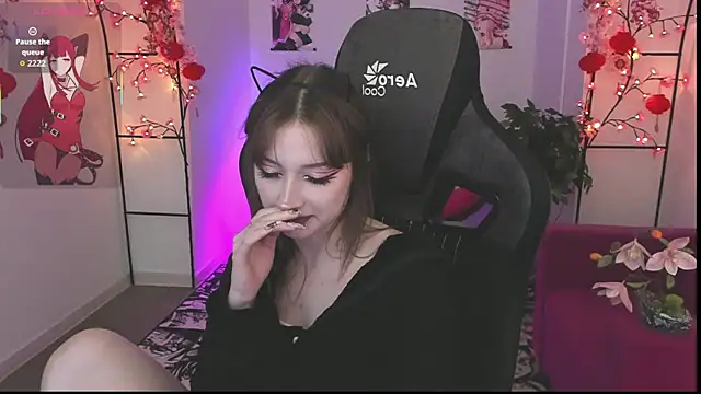 LiliLuna online show from 04/09/26, 04:12