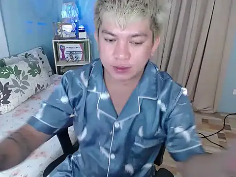 Snapshot of Fuckboii_intown chatting on 11/30/25, 01:48 Fuckboii intown online show from 11/30/25, 01:48