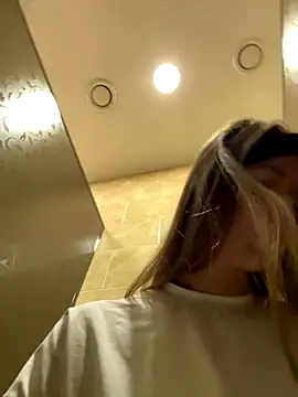 ElliRose online show from 09/30/25, 05:56