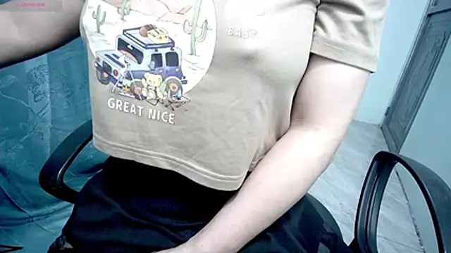 Snapshot of _Sara_768 chatting on 11/25/25, 02:50 Sara 768 online show from 11/25/25, 02:50