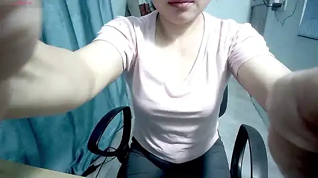 Snapshot of _Sara_768 chatting on 12/03/25, 01:02 Sara 768 online show from 12/03/25, 01:02