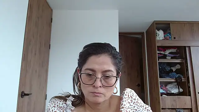 linda-mature43 online show from 09/12/25, 06:30