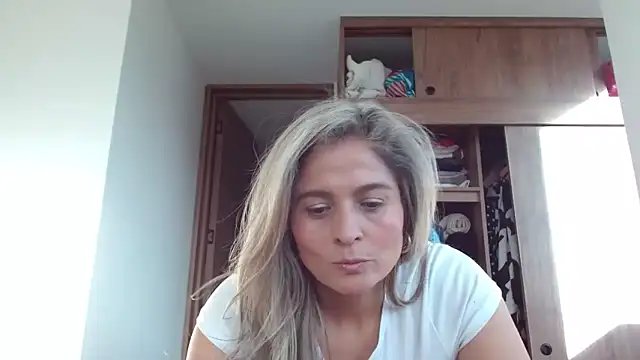 linda-mature43 online show from 09/13/25, 10:09