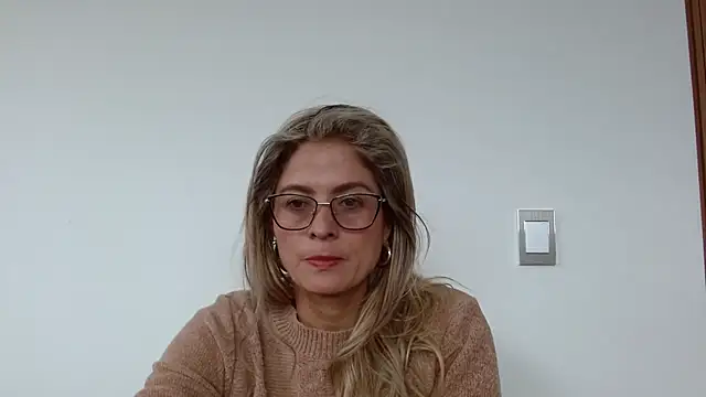 linda-mature43 online show from 09/18/25, 02:30