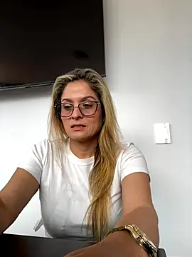 linda-mature43 online show from 10/18/25, 03:46