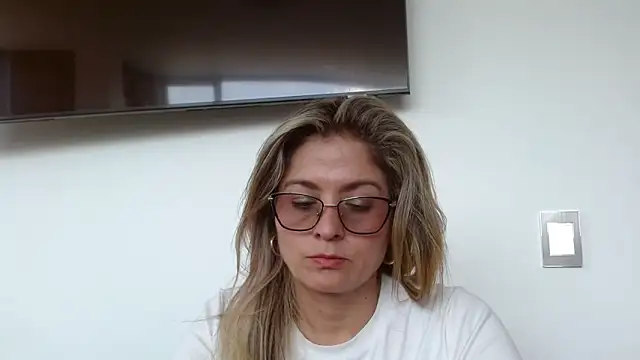 linda-mature43 online show from 10/22/25, 03:01