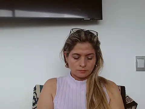 linda-mature43 online show from 10/29/25, 03:03