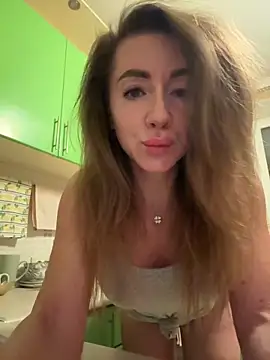 Snapshot of MarinaDiva11_74 chatting on 11/02/25, 08:44 MarinaDiva11 74 online show from 11/02/25, 08:44