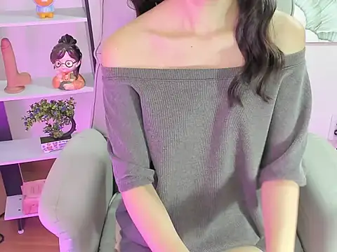 Mix-MiuMiu online show from 10/13/25, 06:46