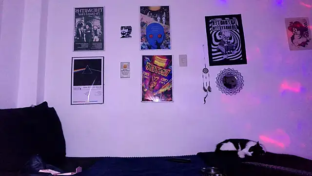 plutonbluemooon333 online show from 10/30/25, 11:16