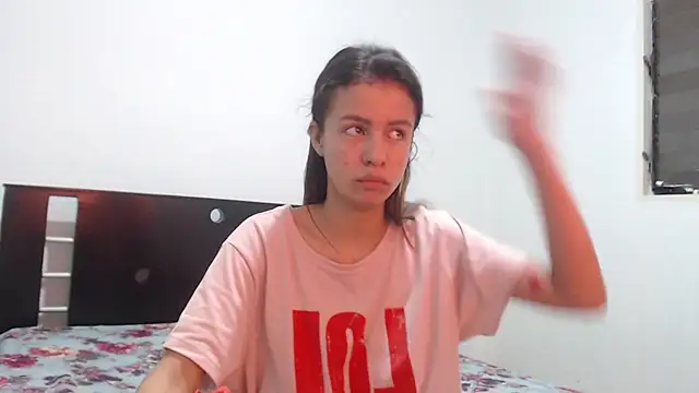 Snapshot of nathaly_jones_ chatting on 11/21/25, 12:15 nathaly jones online show from 11/21/25, 12:15