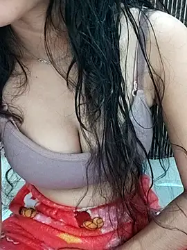 Snapshot of NAIRA5677 chatting on 11/17/25, 04:29 NAIRA5677 online show from 11/17/25, 04:29