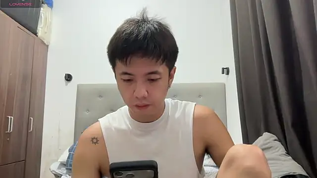 Addictiveboi online show from 06/08/26, 04:13