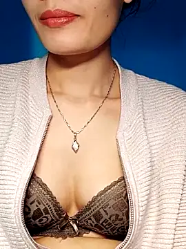 Hinna x online show from 11/25/25, 02:33