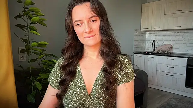 Luna Raee online show from 09/23/25, 07:55