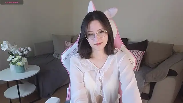 EsmaWonka online show from 11/13/25, 07:18