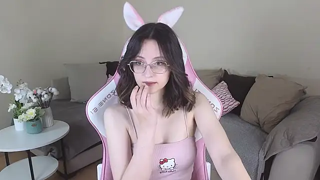 EsmaWonka online show from 11/19/25, 07:08