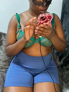 wellbuiltDiosa online show from 10/08/25, 04:26