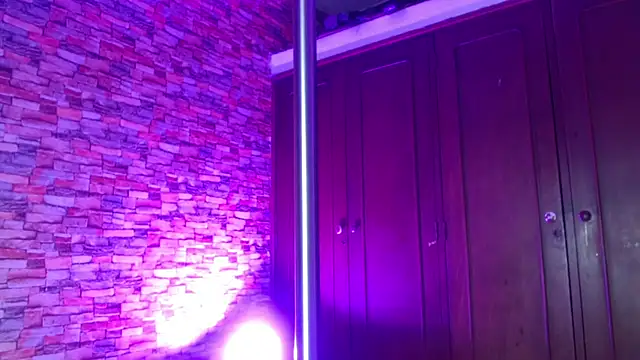 Snapshot of catalina_santana20 chatting on 09/20/25, 08:43 catalina santana20 online show from 09/20/25, 08:43