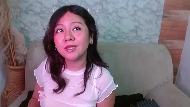 Snapshot of catalina_santana20 chatting on 10/12/25, 02:16 catalina santana20 online show from 10/12/25, 02:16