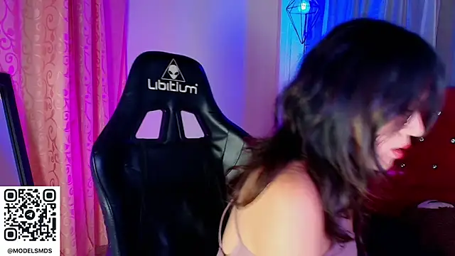 Snapshot of catalina_santana20 chatting on 11/13/25, 08:30 catalina santana20 online show from 11/13/25, 08:30