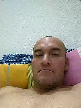 Snapshot of Josephfas chatting on 09/17/25, 03:08 Josephfas online show from 09/17/25, 03:08