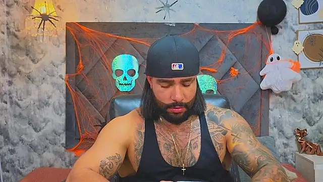 Snapshot of Apolo_rousse1 chatting on 10/28/25, 11:07 Apolo rousse1 online show from 10/28/25, 11:07