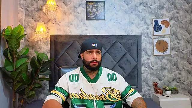 Snapshot of Apolo_rousse1 chatting on 11/04/25, 08:41 Apolo rousse1 online show from 11/04/25, 08:41