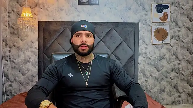 Snapshot of Apolo_rousse1 chatting on 11/23/25, 06:30 Apolo rousse1 online show from 11/23/25, 06:30