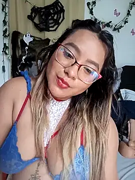 Snapshot of AsshleyVillaloboss chatting on 10/22/25, 06:51 AsshleyVillaloboss online show from 10/22/25, 06:51