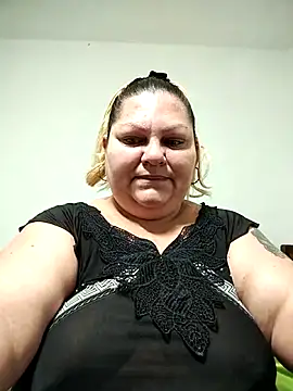 Snapshot of Miasmithr chatting on 09/26/25, 07:34 Miasmithr online show from 09/26/25, 07:34