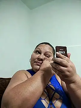 Snapshot of Miasmithr chatting on 10/22/25, 10:48 Miasmithr online show from 10/22/25, 10:48