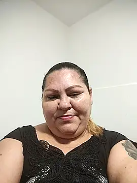 Snapshot of Miasmithr chatting on 10/24/25, 10:55 Miasmithr online show from 10/24/25, 10:55