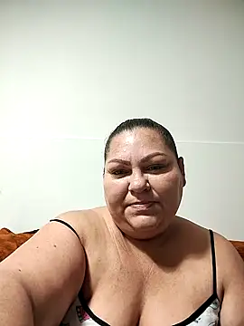 Snapshot of Miasmithr chatting on 10/28/25, 09:46 Miasmithr online show from 10/28/25, 09:46