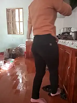 Sweet-Berry89 online show from 10/22/25, 05:52