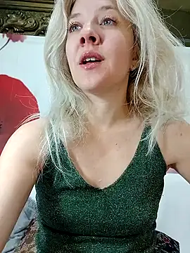 Snapshot of HeronDenni chatting on 12/03/25, 01:02 HeronDenni online show from 12/03/25, 01:02