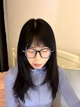 Ella-A9 online show from 11/12/25, 03:23