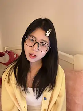 Ella-A9 online show from 12/01/25, 03:28