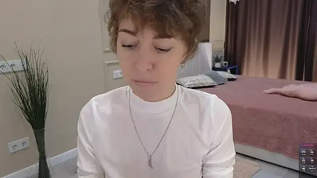 Snapshot of daniellia_ chatting on 10/12/25, 09:08 daniellia  online show from 10/12/25, 09:08
