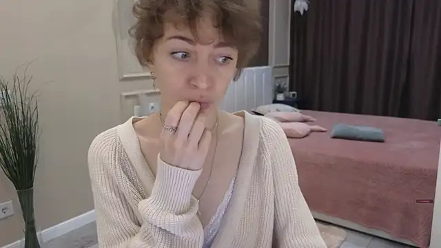 Snapshot of daniellia_ chatting on 10/14/25, 08:59 daniellia  online show from 10/14/25, 08:59