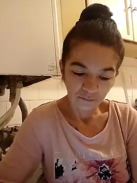 Snapshot of alinaalinutzq chatting on 11/29/25, 05:21 alinaalinutzq online show from 11/29/25, 05:21