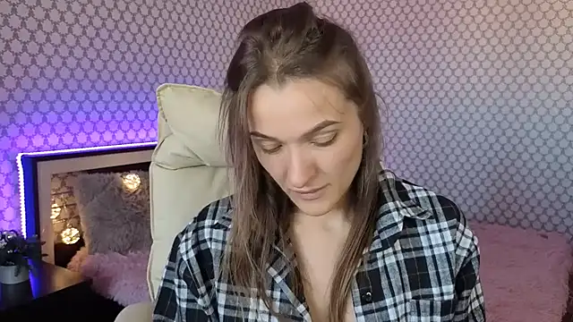 EmmySkyy online show from 09/11/25, 06:35