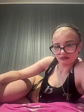 Larra69 online show from 06/10/26, 04:39