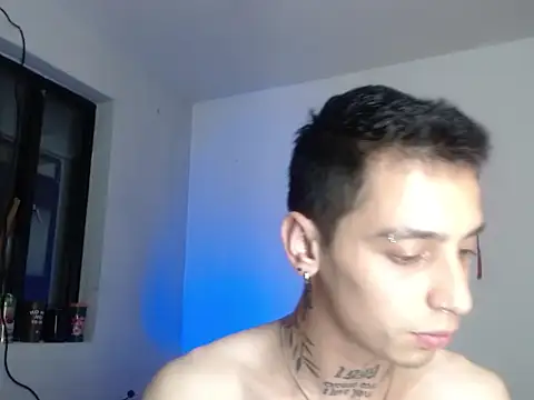 Snapshot of xalejo_max chatting on 11/04/25, 07:02 xalejo max online show from 11/04/25, 07:02