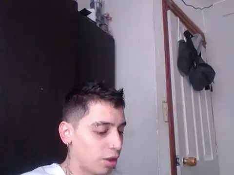 Snapshot of xalejo_max chatting on 11/18/25, 04:44 xalejo max online show from 11/18/25, 04:44