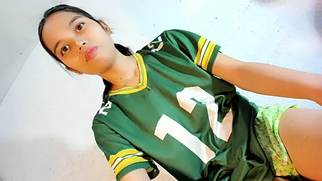 Snapshot of CUTIE_GIRLSX chatting on 06/16/26, 01:25 CUTIE GIRLSX online show from 06/16/26, 01:25
